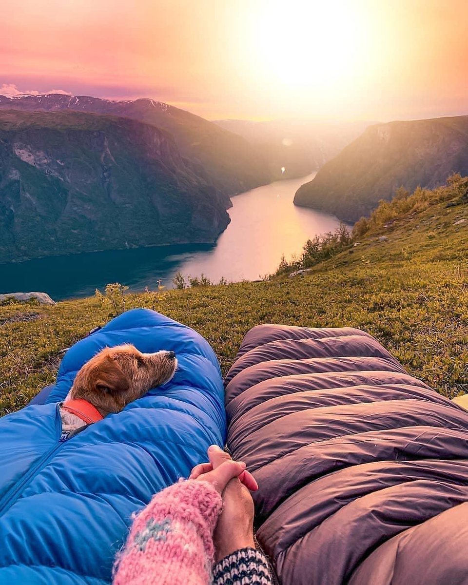 Todo lo que pedimos es una vida simple llena de amor y viajes. #IlusionViajera