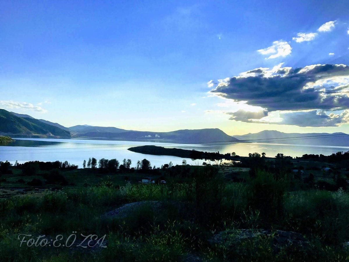 Haydi TÜRKİYE! 
Ülkemizi dünyaya tanıtalım.
NASA tarafından yapılan oylamada finale kalan Van Gölü için bir oy kullanarak destek olabilirsiniz.

VAN GÖLÜ İÇİN
#VanGölünüOyla 
Link ⤵️
earthobservatory.nasa.gov/tournament-ear…