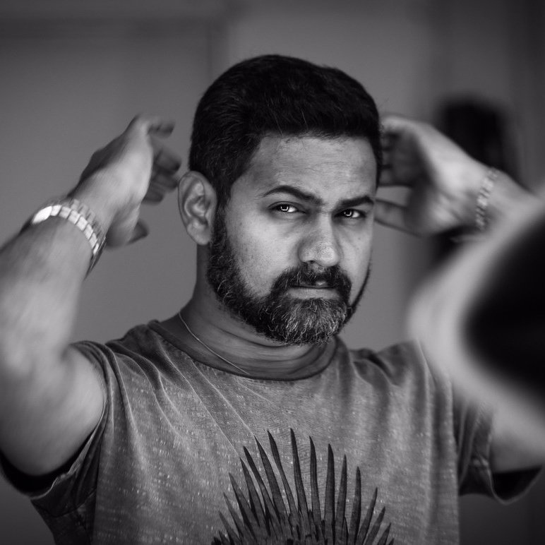 SanjeevJV's tweet photo. #NewProfilePic Thank you @jnchandramouly for this wonderful click bro.. I so wanna do this kinda shoot again.. 3 years+ old pic but by far the best click ever of mine.. 😎✌🏻
#FilterLens #NoMakeUp #RawClick #Greyed https://t.co/GgQsKdBnWy