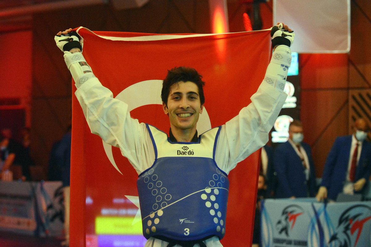 ahmetsirdas's tweet photo. Taekwon-do Avrupa Şampiyonumuz Hakan Reçberi kutluyor ve Yüce Allah’tan başarılarının daim olmasını diliyorum. Selam ve dua ile Allah’a emanet olunuz. 🤗👍👏🙏💐🇹🇷🇹🇷🇹🇷 Ahmet Sırdaş https://t.co/PWArbe1vqa