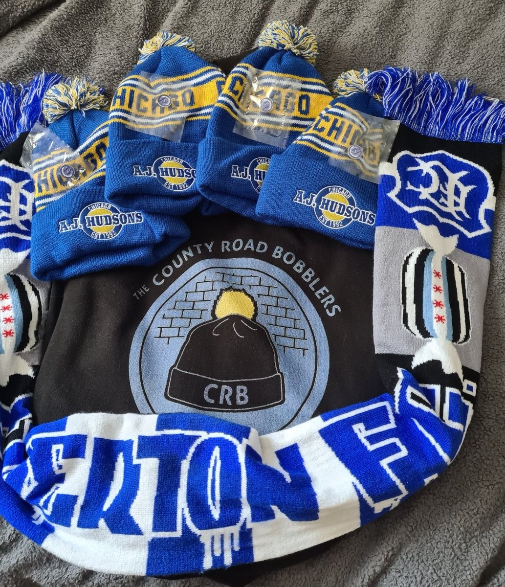 Huge thank you to @EvertonChicago  @AJHudsons for the great bobblehats we'll wear them with great pride.

Near or Far the #BlueFamily is one. We have created amazing friendships with blues from 🇺🇲 @EvertonInUSA we hope to see you all soon again.

Bobblers 🤝 Chicago Blues 
🔵⚪💙