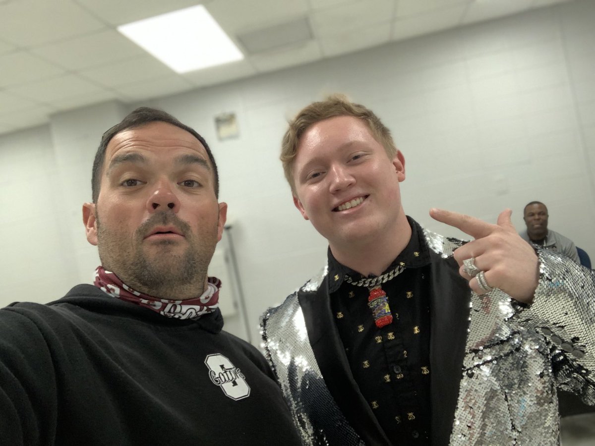 bjdarawich's tweet photo. @LSwagu getting ready to do the talent show! #drdrip https://t.co/12kgoTGN3L