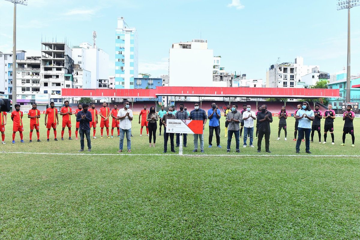 Great contribution for humanity!Thank you @bassam_jaleeI @MaldivesFA @maldivesfacsr and football family for your generosity! Football is more than a sport! @MaziyaSr @clubeagles1989 @clubvalencia79 @DaGrandeSC @Super_U_Sports @TC_Fraternity @unitedvictory73 @ClubGreenStreet