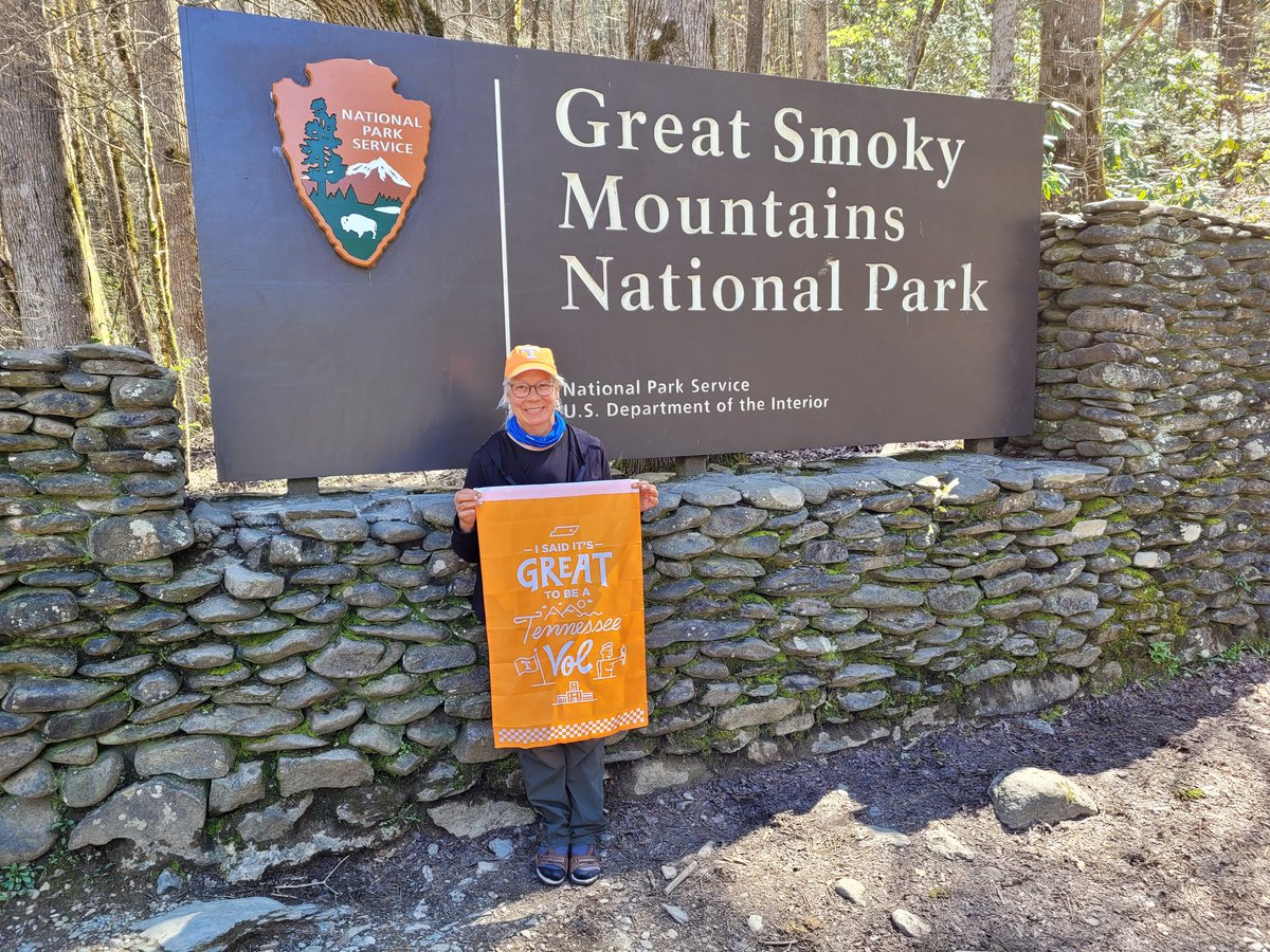 It's great to be a Tennessee Vol because you have the Great Smoky Mtn National Park in your backyard! Research partnership,  service-learning and recreation! Welcome #NewVols #UT25 @tennalum @UT_Admissions #NewVolDay