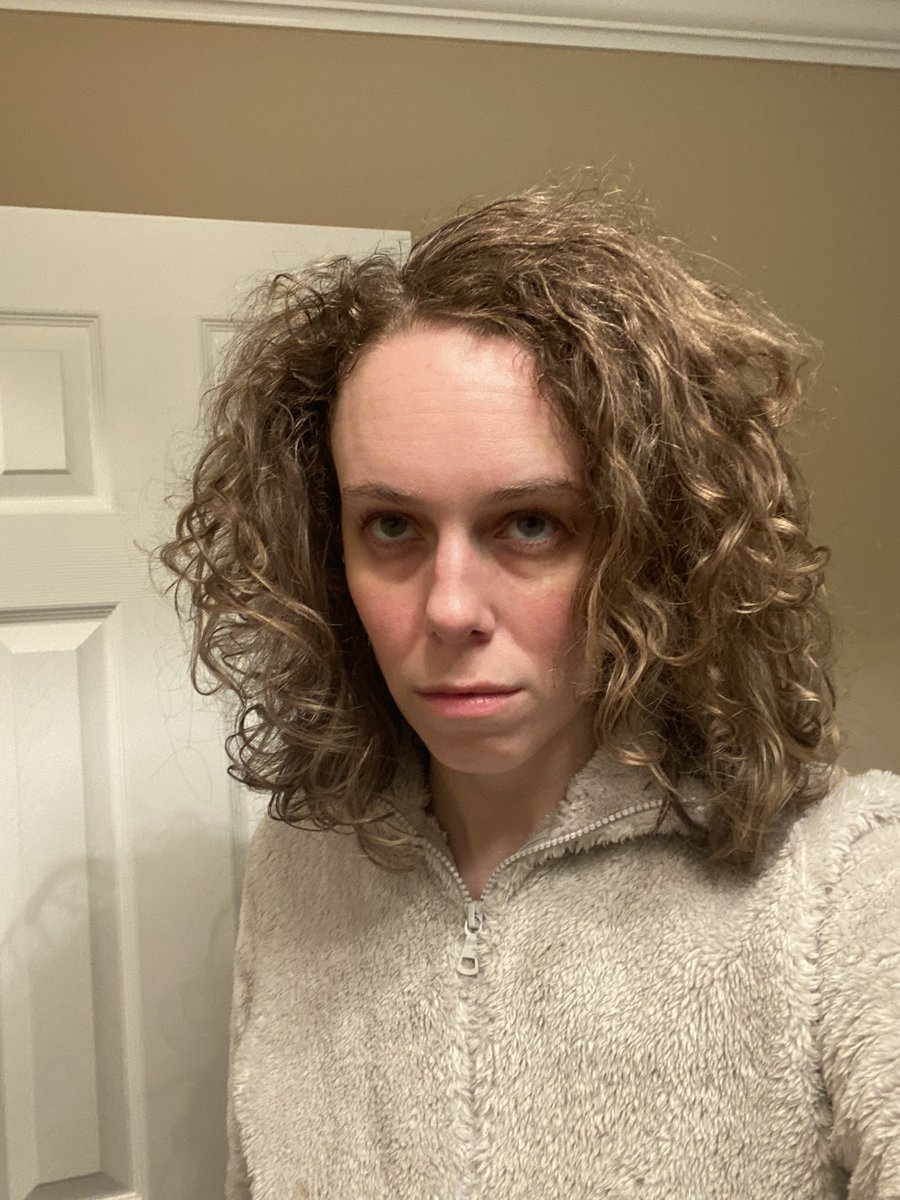 LaurenLinahan's tweet photo. Who wore the wild coiffure & rosacea better?
Ludwig Beethoven or Ludwig Linahan? 🦁 #VacationHair https://t.co/F1aZQE1MRb