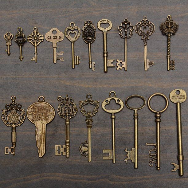 4 с замками с ключами. Старинный ключ. Антикварный ключ. Необычные старинные ключи. Старый замок с ключом.