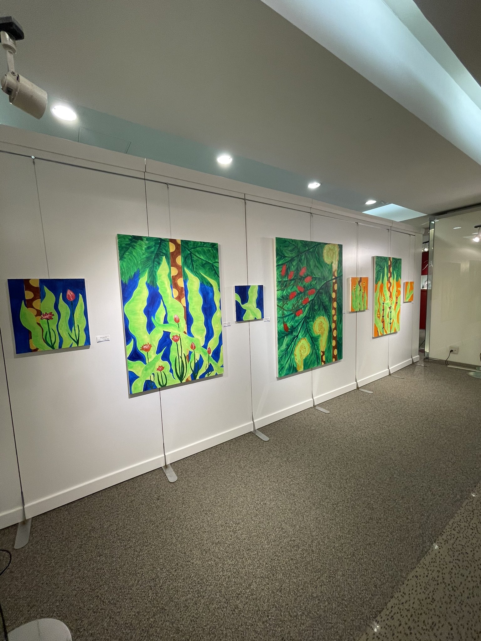 小島瑠璃子 先日大宮エリーさんの個展へ 心が明るくなる展示でした 癒されたぁ 好きだった絵達 T Co Rb5rfby8ek Twitter