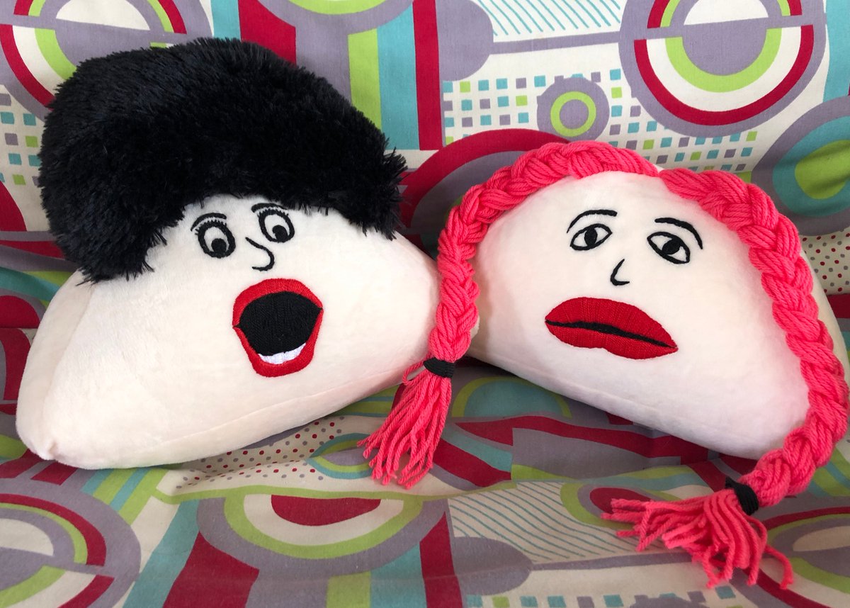 climate_chins's tweet photo. Gretchin's shocked that there's only 5 DAYS LEFT OF THE CHIN COMPETITION. Comment on one of our posts by APRIL 14TH with your fave climate solution, why it’s your fave, and post a pic of a chin selfie. WE R GONNA SEND A HUMAN WITH A FAB RESPONSE A PLUSH CHIN. DO IT. PEER PRESSURE https://t.co/c5AiyJ98D7