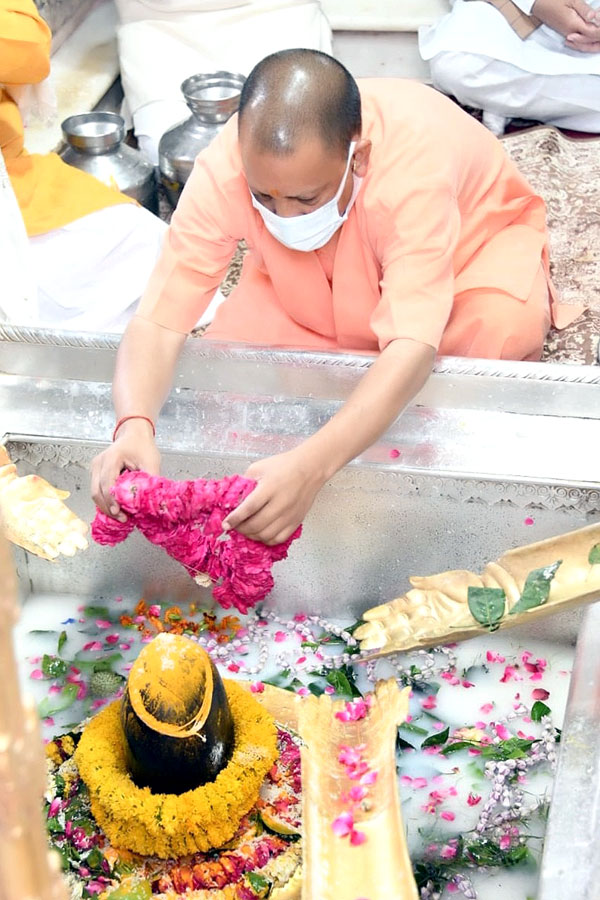 myogioffice's tweet photo. श्री काशी विश्वनाथ मंदिर में... https://t.co/CxKq5MotIH