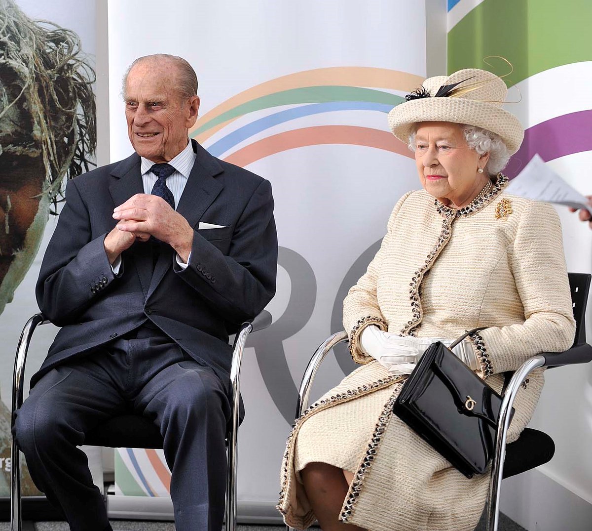 RoyalCWSociety's tweet photo. We offer our deepest condolences to our Patron, HM The Queen, and the Royal Family on the death of HRH The Duke of Edinburgh. 

The Duke steadfastly supported The Queen in her role as Head of the Commonwealth, leaving a lasting and powerful legacy. https://t.co/SETgUTNg8J https://t.co/joRuH2v1Zk