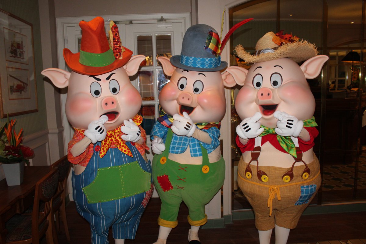 DisneyVala's tweet photo. This little piggy went to market,
This little piggy stayed home,
This little piggy had roast beef...
#DisneylandParis #ThreeLittlePigs #DisneyCharacters #FiferPig #FiddlerPig #PracticalPig https://t.co/hw98rYazd8