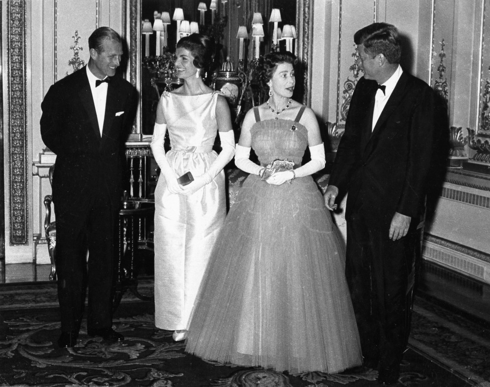 JFKLibraryFdn's tweet photo. President and Mrs. Kennedy visited Queen Elizabeth II and Prince Philip on their trip to London in June 1961.

More on their trip: https://t.co/SVVwhZrLj1 https://t.co/JK8Pp8mAcj