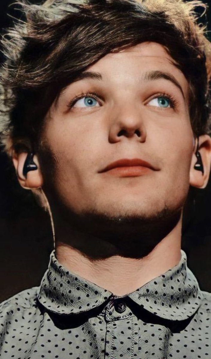 ineedlounow's tweet photo. Louis’ eyes is wonderful!!💙

I vote #Louies for #BestFanAmy at the #iHeartAwards https://t.co/i0Gl13NcpT