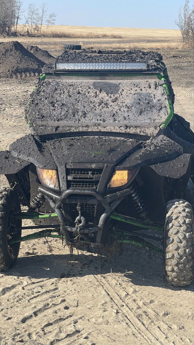 There were people in this side by side... somewhere #theyfoundmud #farmlife #wheresthepressurewasher #whichoneareyou #funtimes