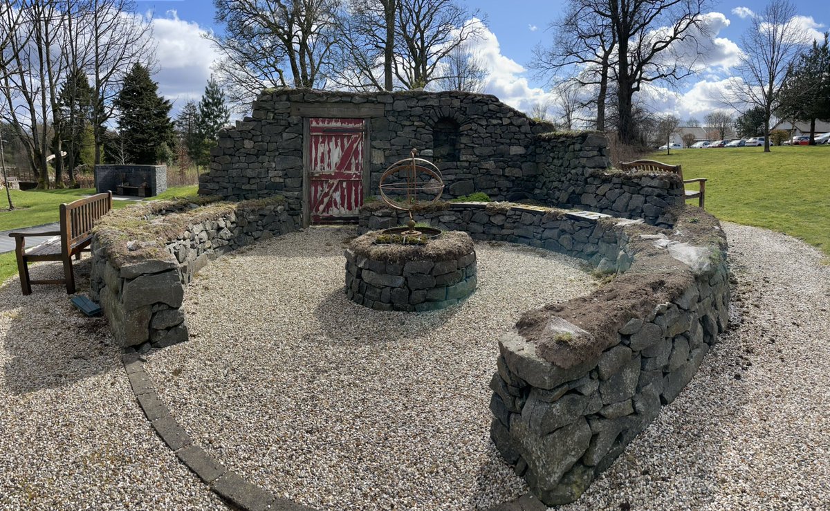 dtbarron's tweet photo. Lunchtime #goodmentalhealth walk around grounds @ErskineCharity Bishopton - visited our #ForgottenGarden and #SecretGarden #selfcare https://t.co/2IONyCvW89