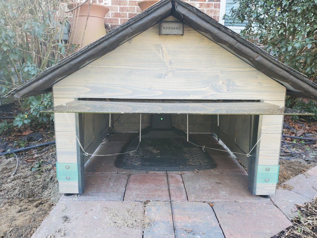 Wieder ein zufriedener Kunde der seinen Automower mit unserer <a href="/RoboHut/">Rasen Mähroboter Garage / robotic lawn mower garag</a> vor Wind und Wetter schützt 👍

Dachabdeckung und Anstrich in DIY und sieht super aus
🥰
Mehr Info:
maehrobotergarage.ch

Danke an Sid aus Florida, USA
#husqvarna #garage #automower #gardenaccessories