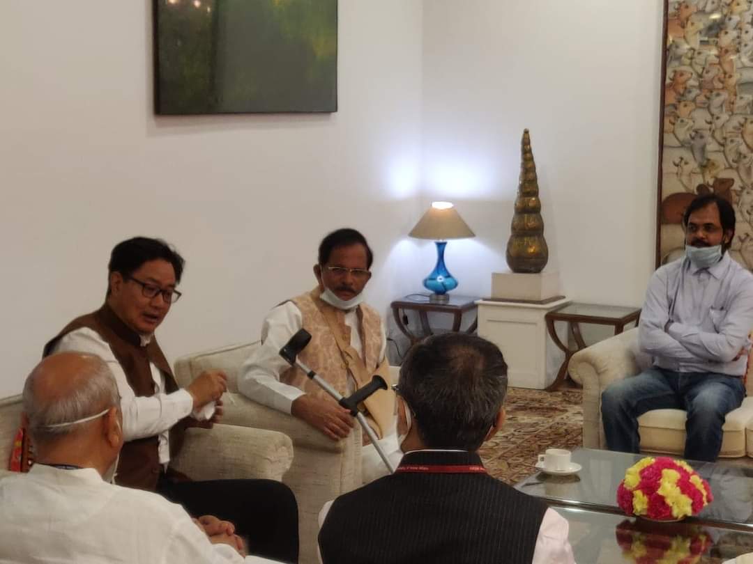 *मा .श्रीपाद नाईक जी आयुष मंत्री भारत सरकार इनके साथ चर्चा करते समय आयुष इंटरनॅशनल मेडिकल असोसिएशन के महासचिव डॉ मनोज शर्माजी*
<a href="/ministryofayush/">Ayush</a> @shripadyessonaik
instagram.com/p/CNcl1K4D1iw/…