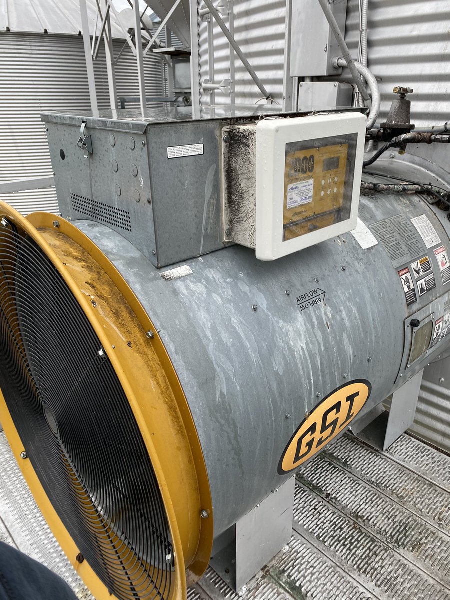 Bin, Top dry dryer, 2 overheads and structures for sale. 35k for the bundle 5194665206 text for more pics
Fresh paint
-24ft top dry with GSI propane burner and 1 year old  HD norstar unload and sweep
-24ft 7 ring bin with 8in unload and sweep 
-2 1300bu Over heads and structures