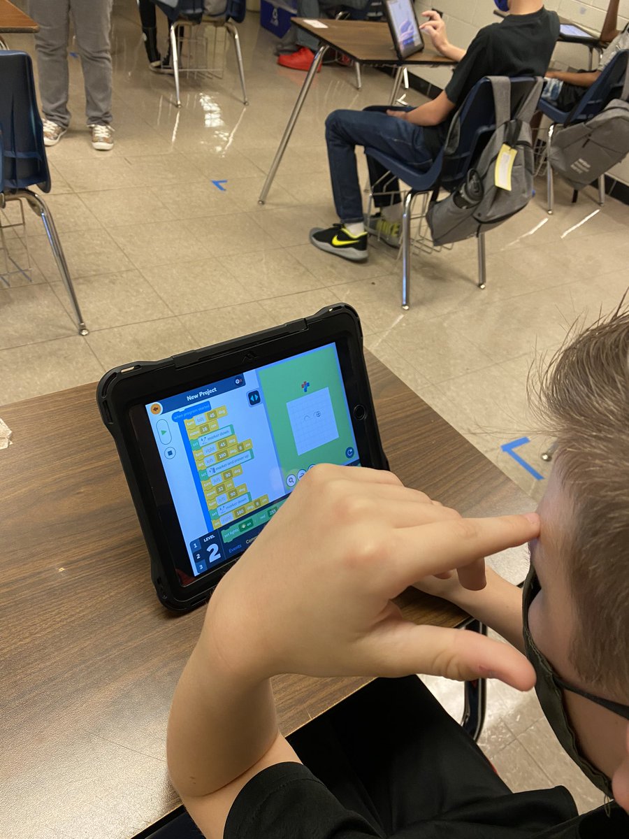 MrsDeKeuster's tweet photo. @CollinsClass128 and @FarnsleyLibrary doing some in-person @iRobotEducation coding today! #ItsGoodToBeBack #JCPSReturns @farnsleymiddles @FMSPrincipal20 @dpvils https://t.co/ymtJ7tzxOG