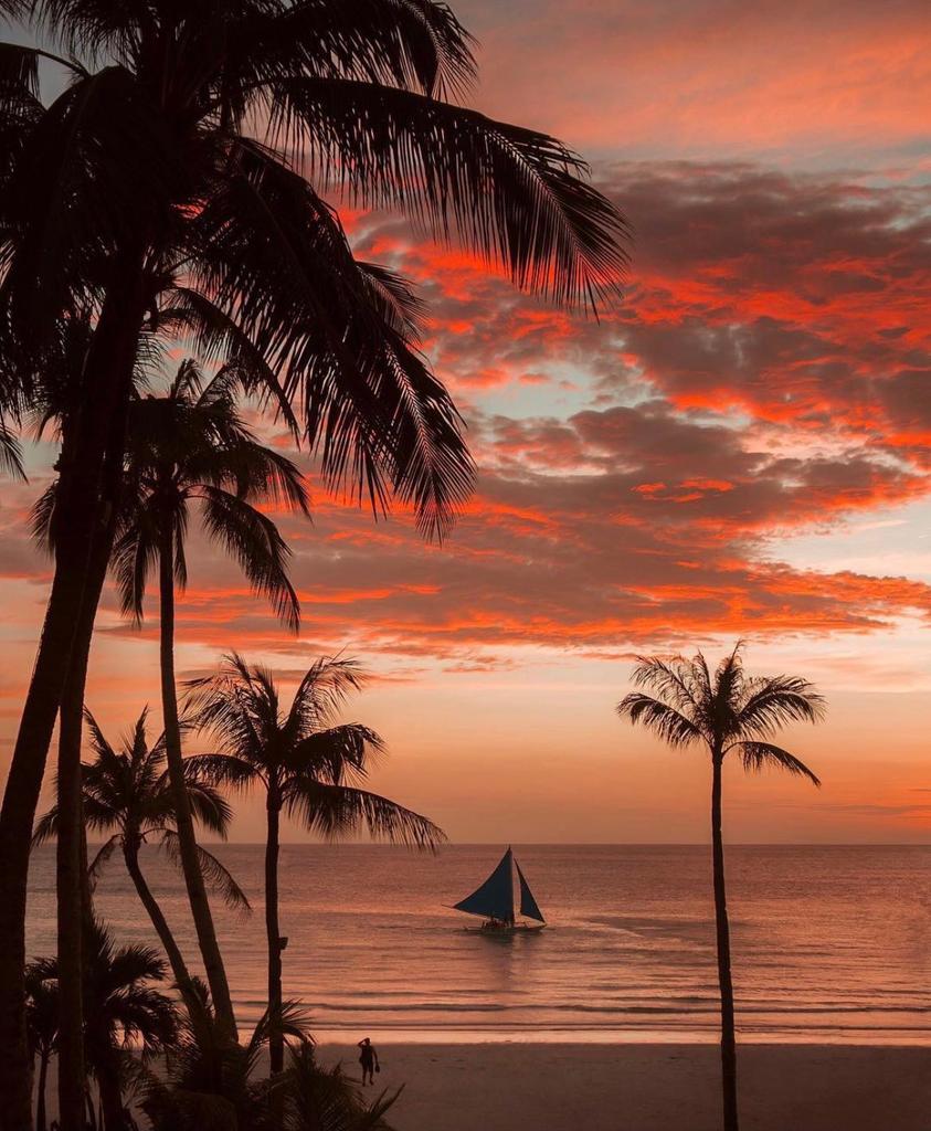 Exulansista's tweet photo. Necesito más amaneceres en la playa. https://t.co/LspOOfLLX1