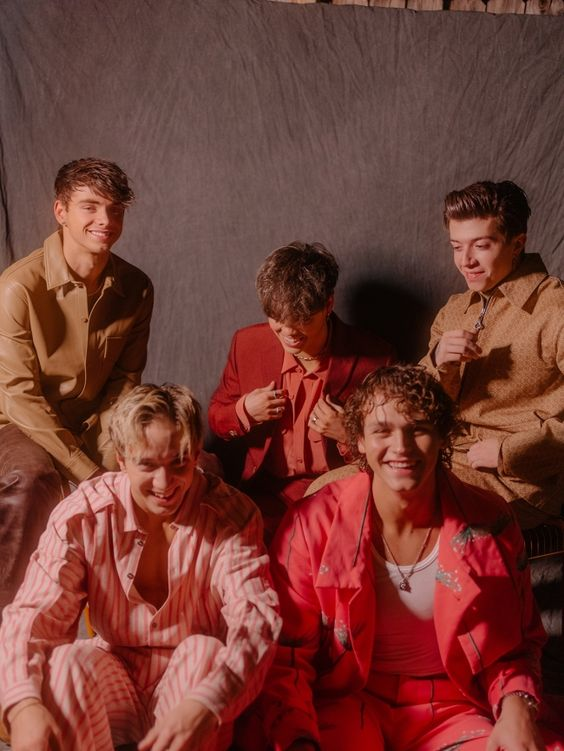 StatsWDW's tweet photo. RT TO VOTE

#Limelights #BestFanArmy #iHeartAwards https://t.co/lEEDIOBOEp