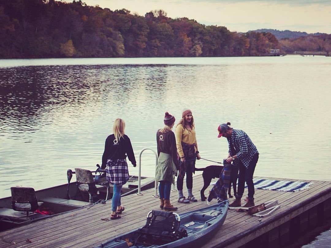 Cavecloth's tweet photo. There's nothing better to wear while out on the lake than Cavecloth's high quality, super soft tees!
--
#cavecloth #tshirts #ecofriendly #supersoft #ozarks #madeintheozarks #arkansas #arkansaslife #fayettevillearkansas https://t.co/ZSFQCoYeCR