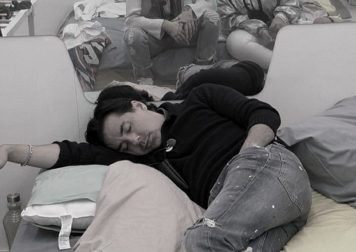 lmjdarker's tweet photo. my grandpa taking a nap in the 60's https://t.co/Zuy7is1Ifi