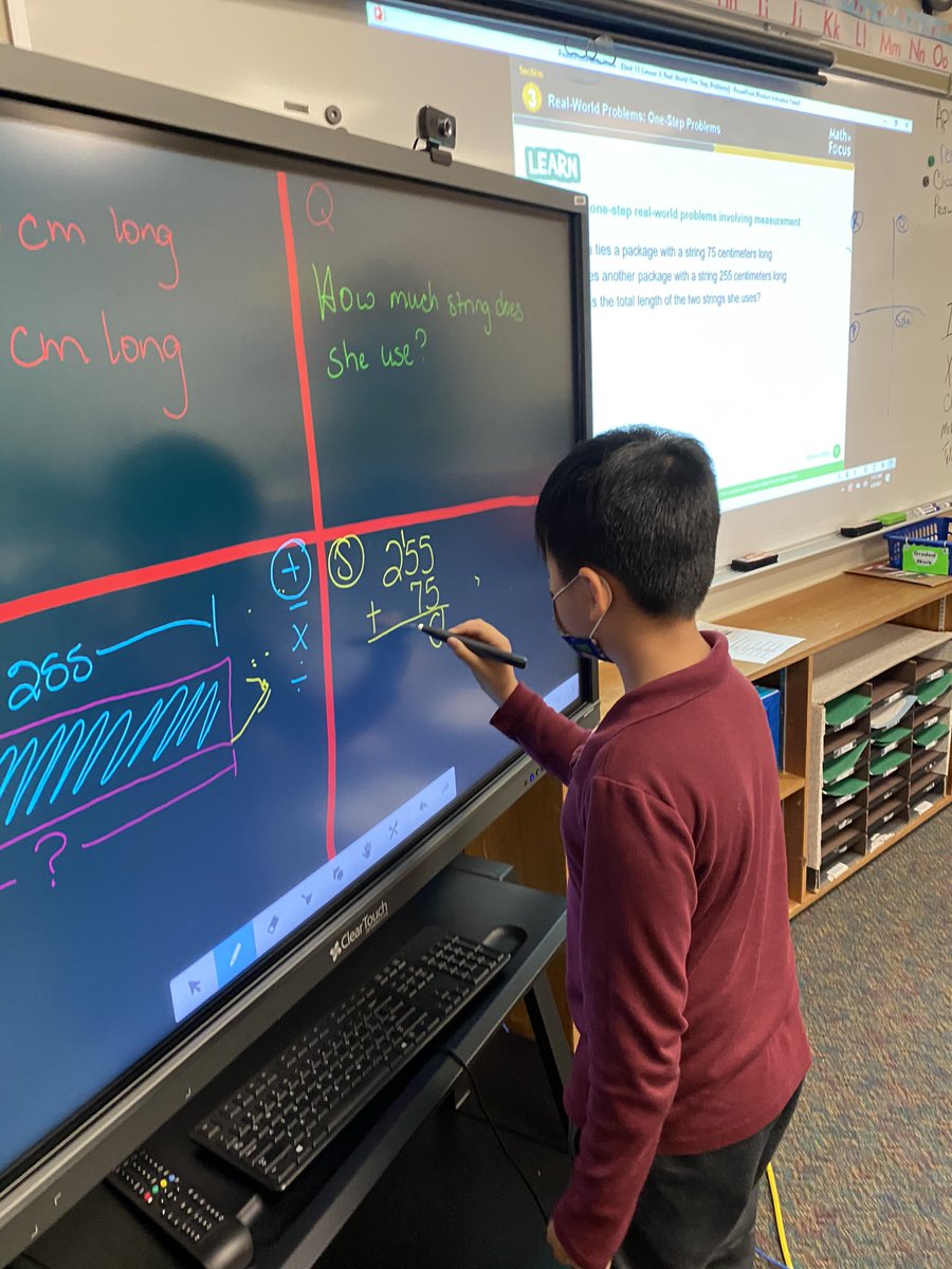 MsColeClassroom's tweet image. Reaching our ELLs. #mathtech #proudteacher @Alexander_AISD @AliefISD @AliefMathK6