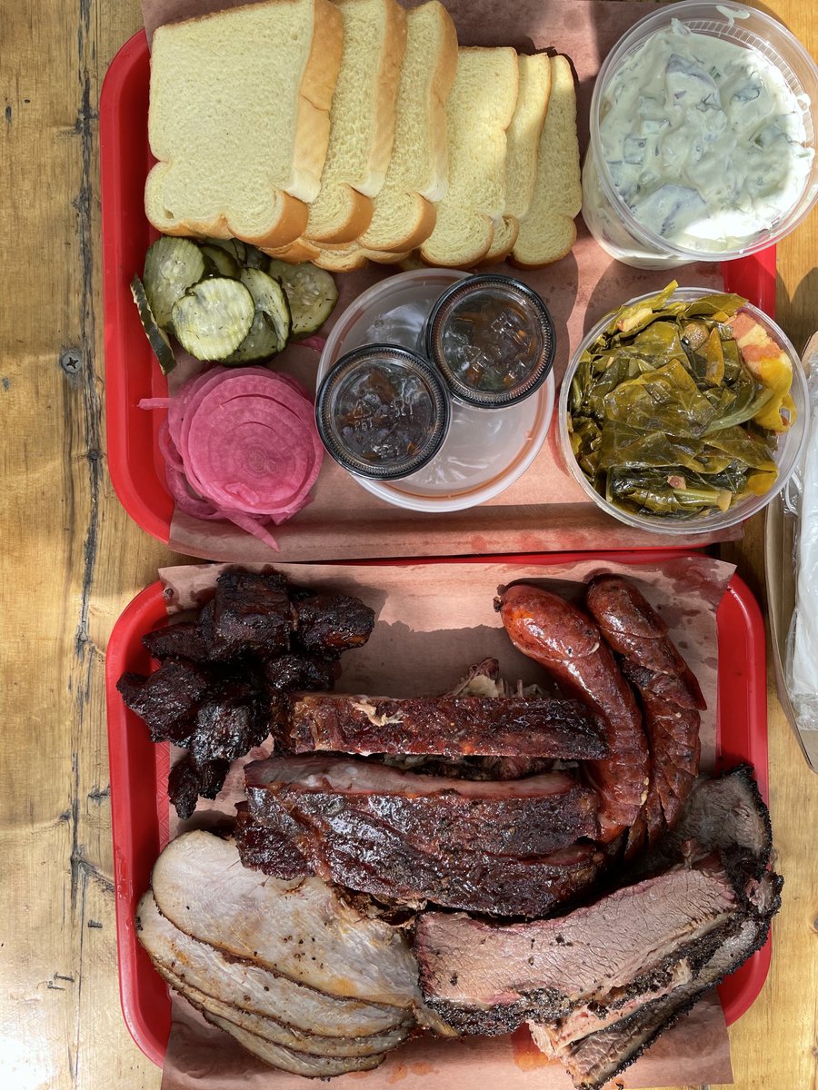 Take the Gang to get some TX ‘Q when y’all are hangin down in Houston.  This is how we do Friday lunch up in Fort Worth #Eat ⁦<a href="/MrKennethPowers/">Kenny F’n Powers 🥃📈💨</a>⁩ ⁦<a href="/ohheytommy/">Ohheytommy</a>⁩