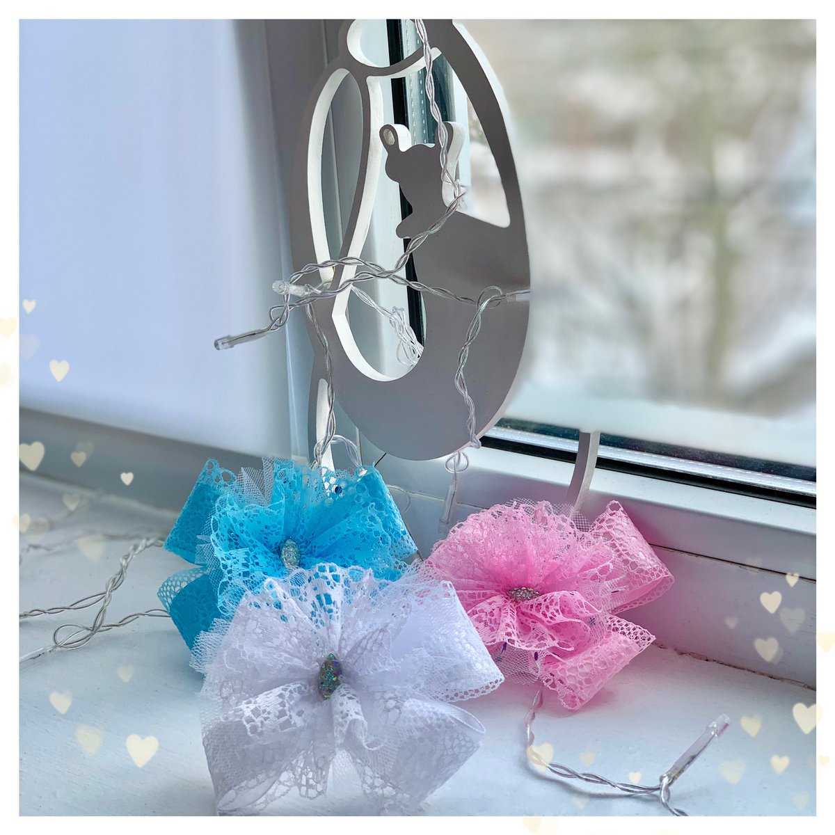 Весняні яскраві бантики 🎀для дівчаток знову доступні до замовлення!
💙Блакитний, 💖рожевий або класичний білий🤍 кольори бантиків,можна зробити на резинці або на заколочці.
 #O_accessor
Viber +380964545606
<a href="/Oligotte_/">Oligotte</a> #бант #бантик