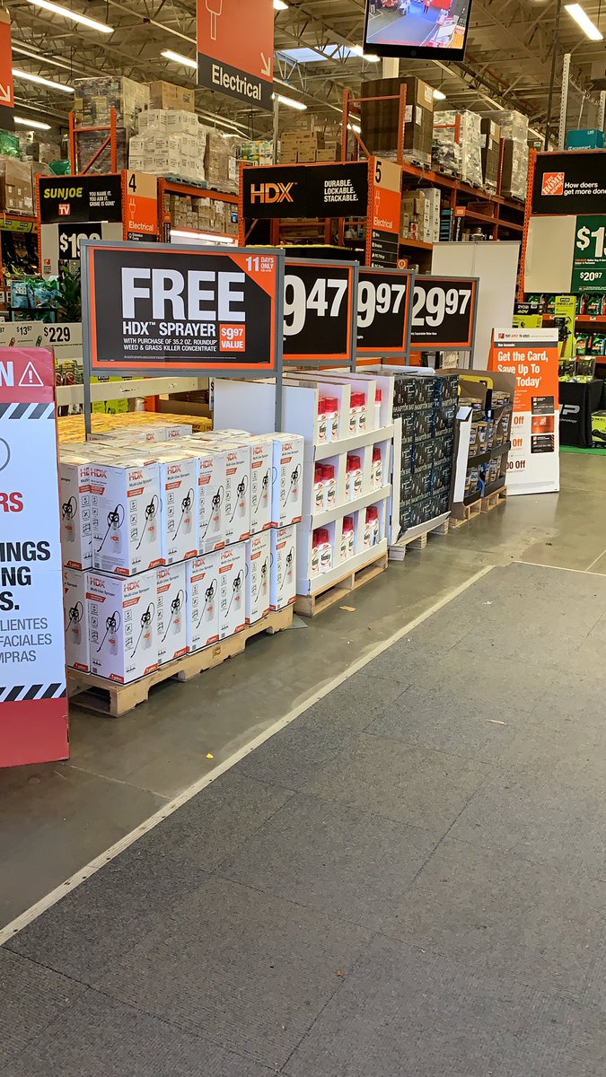 4711 front fence line on point ready to drive some sales. <a href="/Stuhr2001/">Philip Stuhr</a> @Ken_D19DM