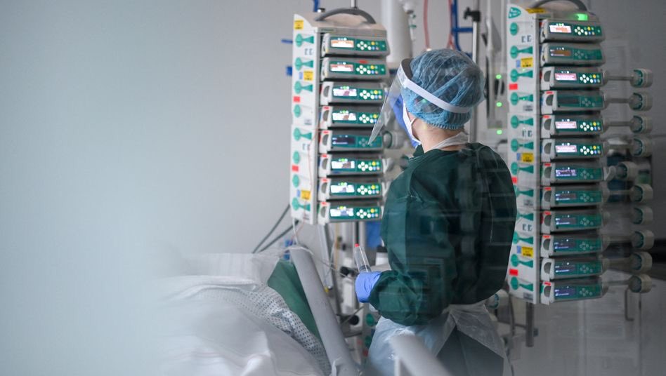 JBustillo1's tweet image. 🔺 Los hospitales en Alemania están al borde del “Kollaps”

🔺Más de 25mil casos confirmados y 296 muertes el día de ayer

🔺3 millones de casos C19 
78 mil fallecidos