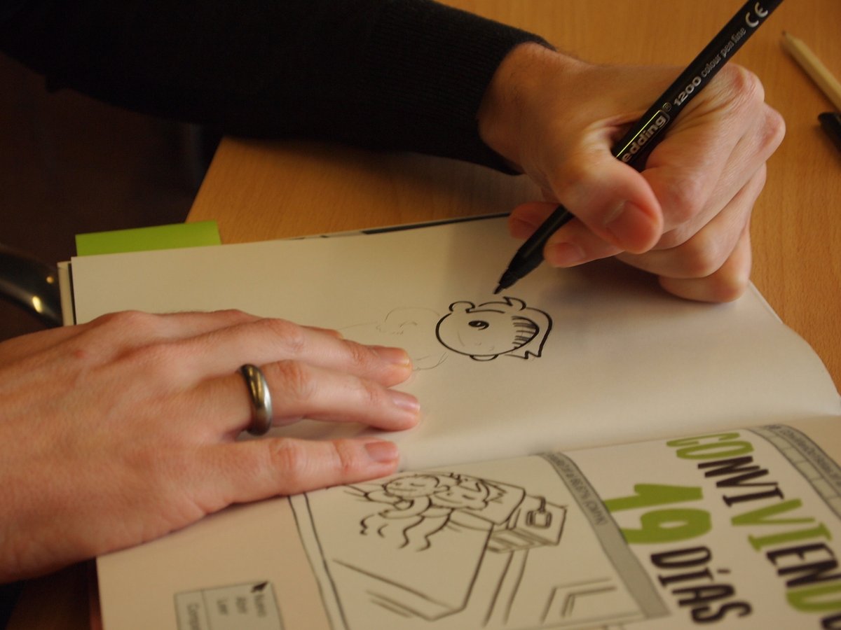 Junto a <a href="/DavidRamirezRos/">✎ David Ramírez ✐</a>, hoy hemos donado a la fundación <a href="/AmicsHMar/">AMICS Hospital Mar</a> los 1.000 € recaudados gracias a los lectores de CONVIVIENDO 19 DÍAS

Servirán para ayudar en los proyectos de investigación Covid-19 de Hospital del Mar @imimat

Más info 👉 amicsdelhospitaldelmar.org