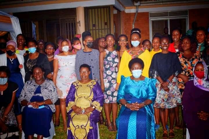 shelawsug's tweet photo. A month ago, afew of us attended the Women In Law High Tea as organised by @ug_lawsociety @WomenProbono at @FemmeForteUg 
Our core take home was/is the Power of Change the Society gets 4rm havin' Women as part of Decision Makin' n Leadership
#FlashbackFriday https://t.co/Pb8Hb4POAd