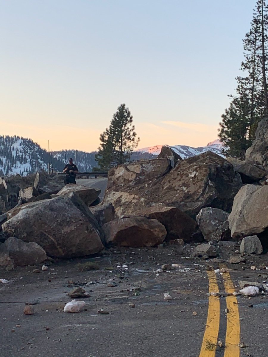 CaltransDist3's tweet photo. #TrafficAlert UPDATE #1 in @CountyElDorado: 🚨Rockslide on US-50 just east of Echo Summit. EB &amp; WB lanes CLOSED. 🚧 #KnowBeforeYouGo @Caltrux @CHP_Valley @CHP_Truckee @CHPPlacerville @cityofslt @CaltransHQ @CaltransDist10 @CaltransD4 @CHPSouthLake @CALFIRENEU @NevadaCountyCA https://t.co/vKon6wof0T