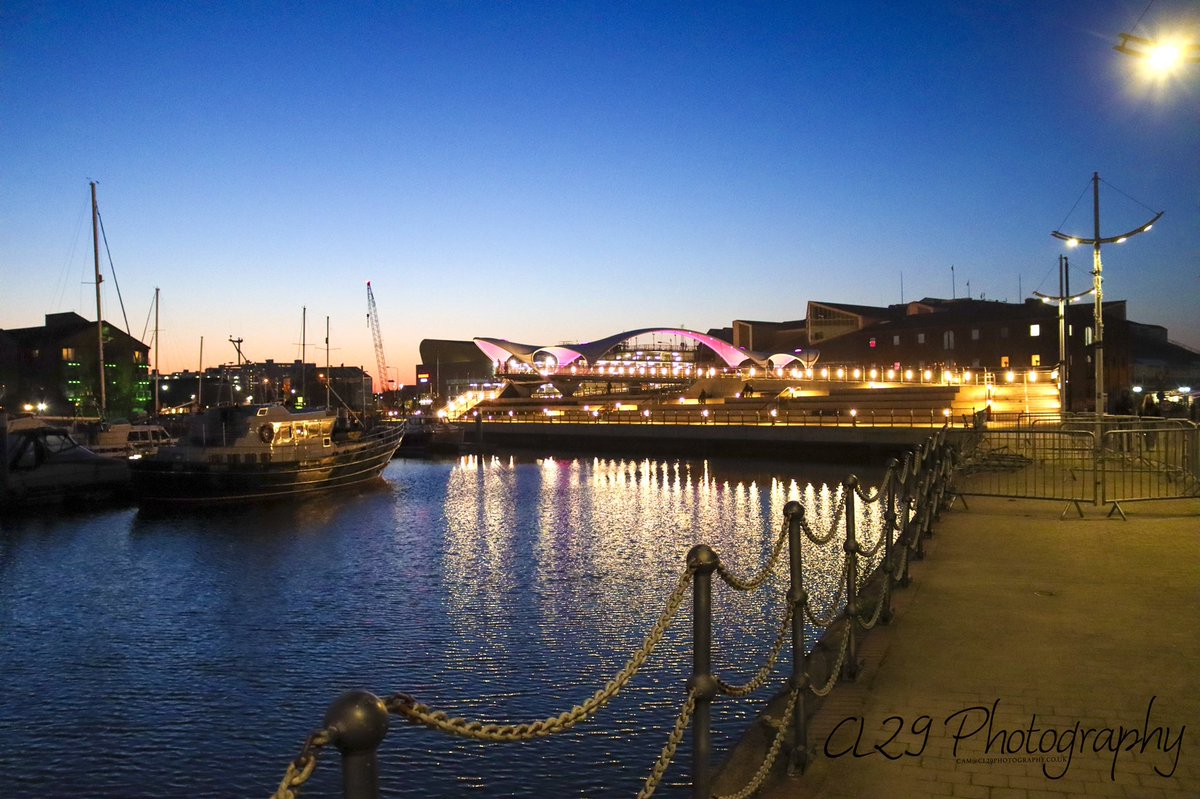 CL29Photography's tweet photo. Hull Marina
#photography #photography #photooftheday #instaphoto #justgoshoot #bluehour #nightlife #urbanphotography #lensonstreet #streetculture #symmetry #composition #exposure #hullphotography #hullcreative #hullbridge https://t.co/6d1hZXrjG1
