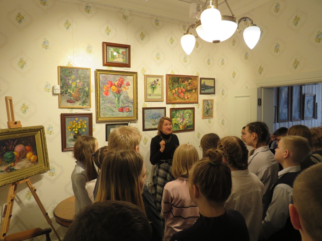 buninefr's tweet image. @admefr 08.04 Учащиеся 6-7 кл. МКОУ &quot;Гимназия&quot; посетили выставки Татьяны Паршиной &quot;Натюрморты и пейзажи&quot; и учащихся ЕДХШ &quot;Провинциальный мир Стрелецка&quot; (иллюстрации к рассказу И.Бунина &quot;Чаша жизни&quot;)