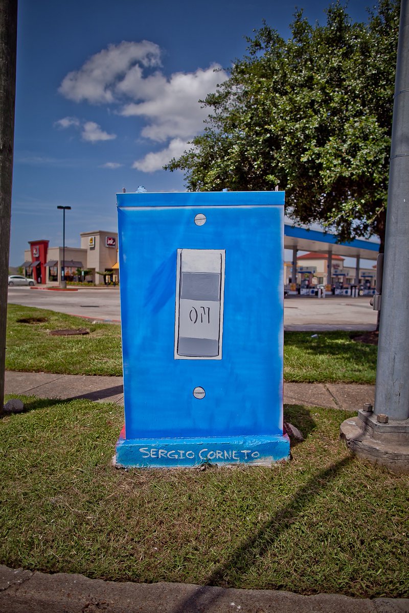 minimurals's tweet photo. Time to flip the switch! Weekend: ON!

🎨 Sergio Cornejo
📍Beechnut @ Dairy Ashford, Houston, TX 
🗂 @UPArtStudio1 
📈 Supported by: International District
📅 2016

📸 Morris Malakoff

#minimuralshou #minimuralstours #minimurals #upartstudio #civicpride #civicart #houston https://t.co/96Wb2Pk0rD