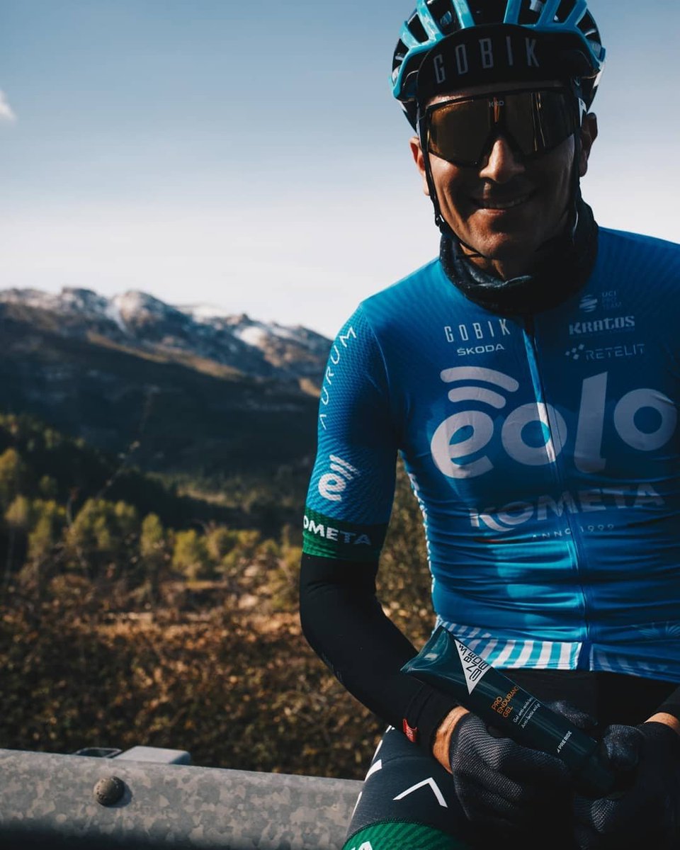 IBdailyblog's tweet photo. 🚴‍♂️🧴 @BEND36official
The champions' experience is the main ingredient of our products! @ivanbasso @albertocontador

📸 @atilamadrona

#bend36 #mybendmyride #sport #cream #albertocontador #ivanbasso #cyclingappareal #cyclingclub #experience #stelvio @CDXpe @Chickencyclekit https://t.co/NpnEIvjo6X