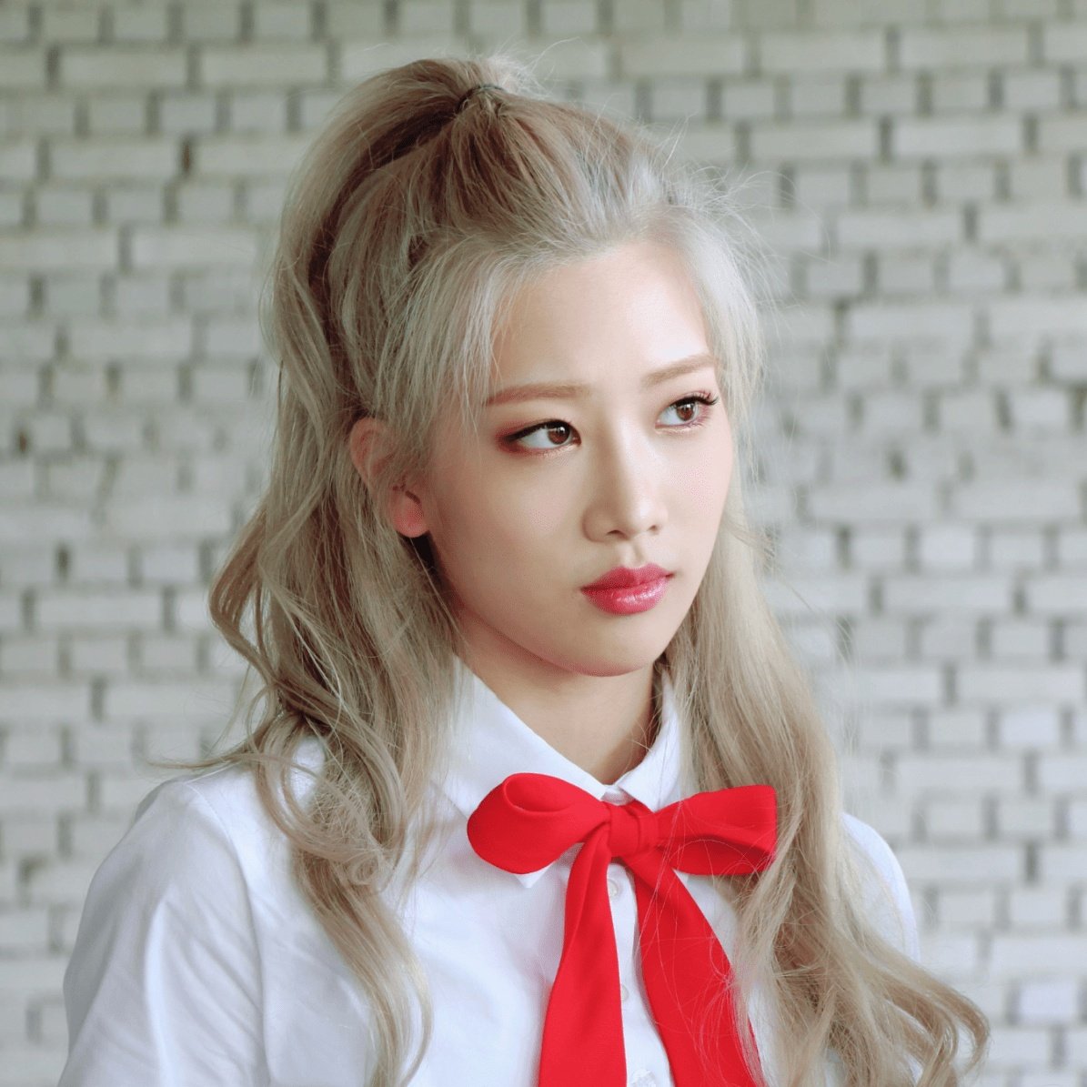 oec's kim lip as loona's kim lip