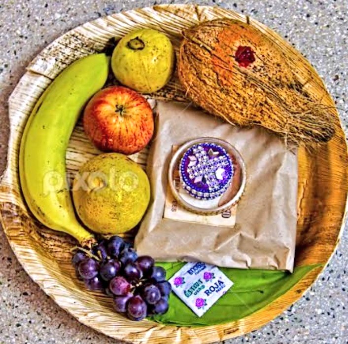 I love this whole culture of reciprocating the traditional Tambulam in our homes. Ladies exchange Kumkumam, Haridram, fruits and sarees while for men it is Panchakacham, along with beetel leaves, nuts and a token amount. It keeps friendships and relationships for generations!