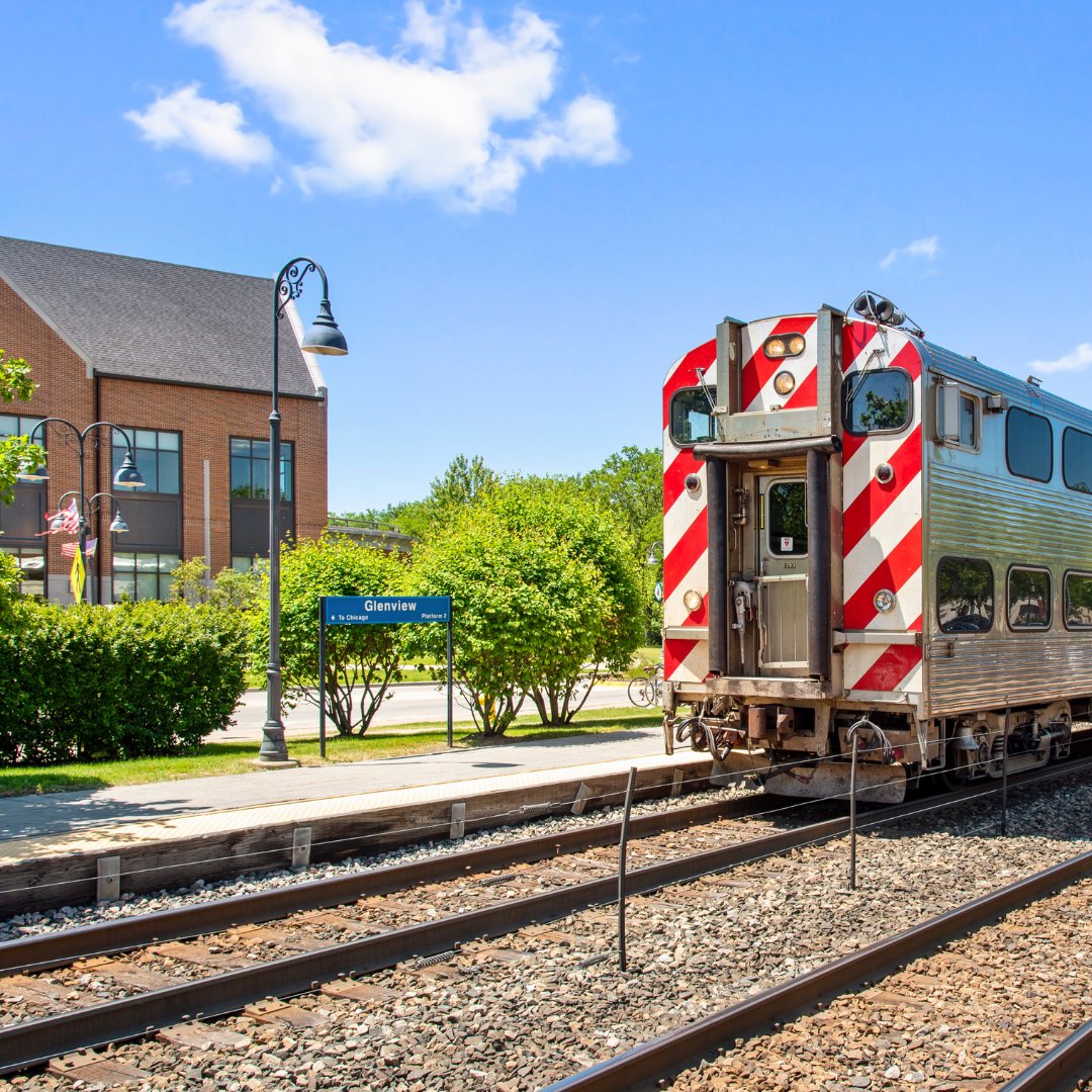 MidtownSquare's tweet photo. Midtown Square located in the heart of downtown Glenview and walking distance to the Glenview Metra station.
#livethemidtownlife #downtownglenview #commuterheaven #midtownsquare #lpcmidwest #lpc https://t.co/RyS6VqpIFA