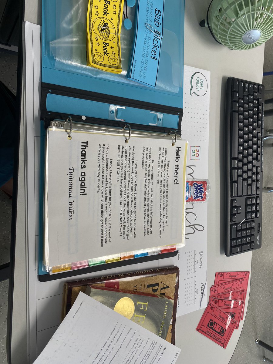 Turner_of_Pages's tweet photo. Sub Binder out...everything that my kids need to be successful today out on their desk...behavioral expectations set (been telling them since Monday)...it should be be smooth sailing for my sub today. #JonesMS #Toros #YouKnow https://t.co/vaf4NoKYKo