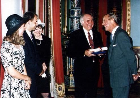 Jana_Ranier's tweet image. In Buckingham Palace with the Duke of Edinburgh and dad @mnovak9933 when dad received @TempletonPrize from #dukeofedinburgh in 1994. #ripprincephilip