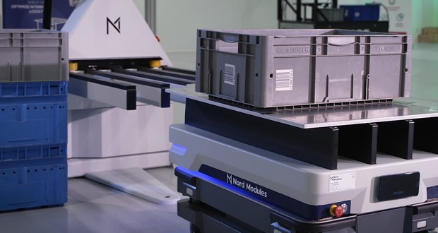 LogHandling's tweet image. Ultimation Industries introduces warehouse robots to give companies of all sizes more flexible material handling solutions ow.ly/d31150EkuQ2  #AutonomousMobileRobot #AMR #Warehouse #Sortation #Technology