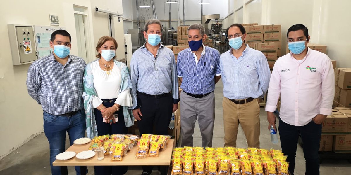 Luisedussan's tweet photo. #Ahora, es un gusto recorrer la planta de producción de Achiras del Huila, con el Ministro José Manuel Restrepo, interesado en potencilizar esta gran empresa de la región. Un producto opita para el mundo. Seguimos trabajando por reactivación económica tras pandemia
#HuilaCrece 🌳 https://t.co/5RxswXu4vg