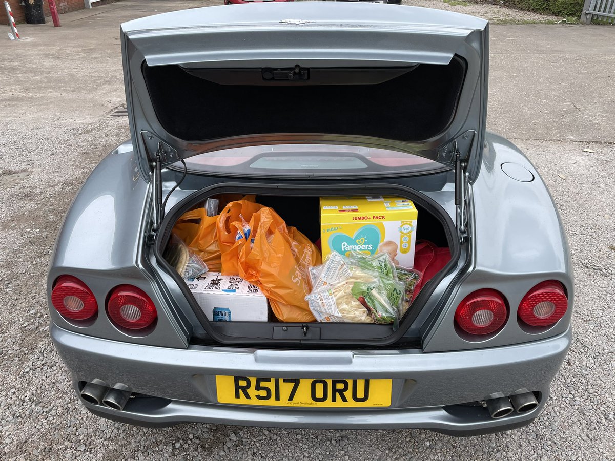 tom550993's tweet photo. Very nearly didn’t go home in the 550 tonight...laziness it would have been. I can thank @stradamagazine and @harrismonkey for making me do it. The other observation is that the boot is pathetic for something with that bonnet at the other end...bloody shopping. https://t.co/SkLnAlbCC8