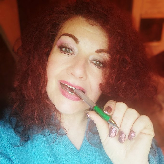 #jessicarizzo vi amo ❤️ I love you 💋 #scrivere #writing #ecrire #love #amour #amore  #penna  #pen #biro<a href="/tag/jessicarizzo"class="tags">#jessicarizzo</a><a href="/tag/scrivere"class="tags">#scrivere</a><a href="/tag/selfie"class="tags"><span>#selfie</span></a><a href="/tag/love"class="tags"><span>#love</span></a><a href="/tag/smile"class="tags"><span>#smile</span></a><a href="/tag/actress"class="tags"><span>#actress</span></a><a href="/tag/hot"class="tags"><span>#hot</span></a><a href="/tag/amore"class="tags"><span>#amore</span></a><a href="/tag/film"class="tags"><span>#film</span></a>