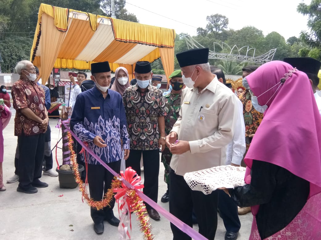 Sukses.. Entrepreneur di bdg Perikanan kerjasama Yayasan INS dgn Politeknik KP Pariaman. Oleh Bpk.Gubernur Sumbar, H.Mahyeldi dan dihadiri tokoh pengusaha Minang,Ibu Dr.Nurhati Subakat( PT Wardah) dan Prof .Dr.dr .Fasli Jalal.<a href="/kkpgoid/">KKP RI</a> <a href="/anileilani/">Ani Leilani</a> @supmpariaman <a href="/sjariefwidjaja/">Sjarief Widjaja</a>