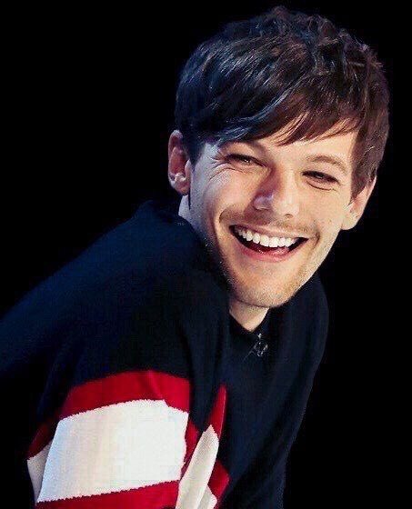 Look at him being happy!I vote  #Louies for  #BestFanArmy at the  #iHeartAwards
